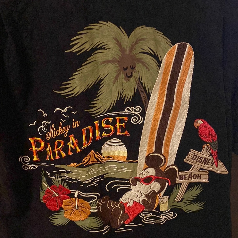 Disney Parks’ Mickey in Paradise Embroidered Men’s Shirt Small
